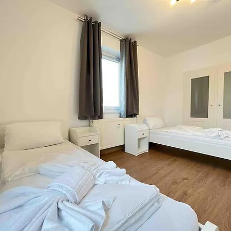 Sad232 - Moderne Monteurwohnung Uebergangswohnung Apartament Schwandorf