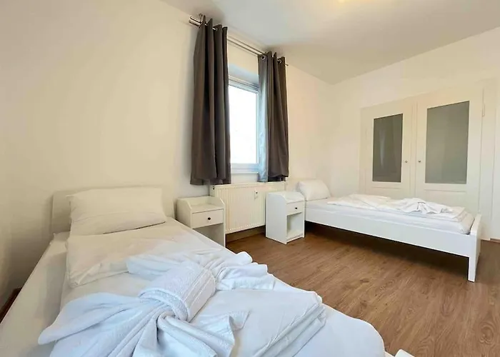 Sad232 - Moderne Monteurwohnung Uebergangswohnung Apartman Schwandorf in Bayern