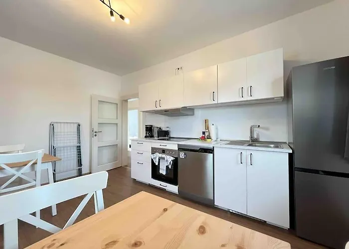 Sad232 - Moderne Monteurwohnung Uebergangswohnung Schwandorf in Bayern