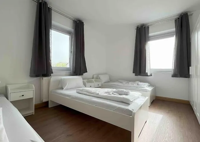 Sad232 - Moderne Monteurwohnung Uebergangswohnung Apartman